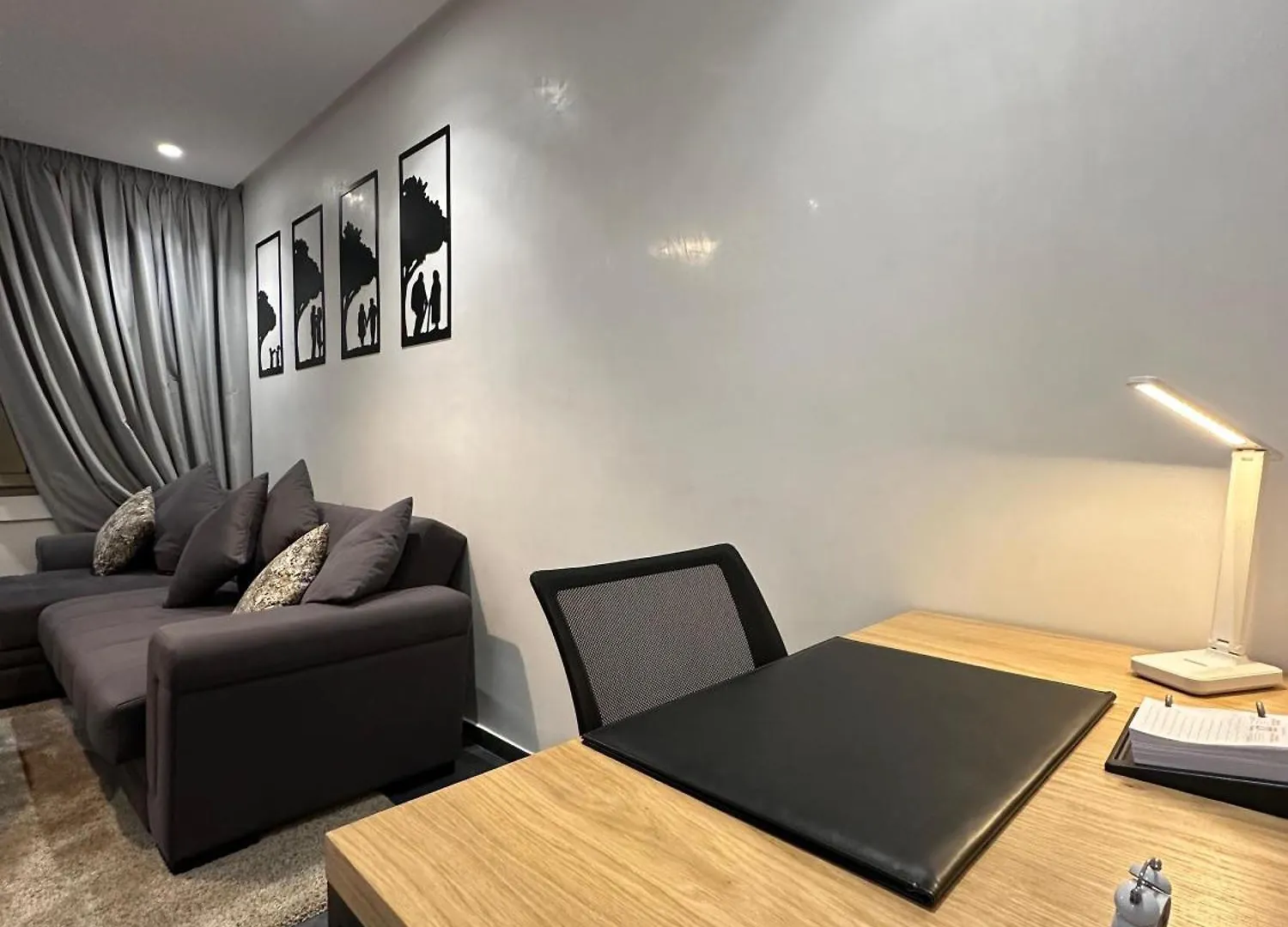 Appartement Lumineux Bien Equipe Derriere Hotel Idou Anfa Pas De Vis-A-Vis Casablanca 0*,